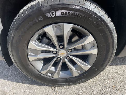 Used 2025 Chevrolet Equinox LT image 30