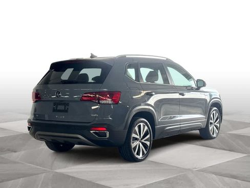 Certified 2023 Volkswagen Taos SE FWD image 8