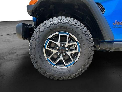 Used 2024 Jeep Wrangler Unlimited Rubicon w/ Technology Group AWD/4WD image 11