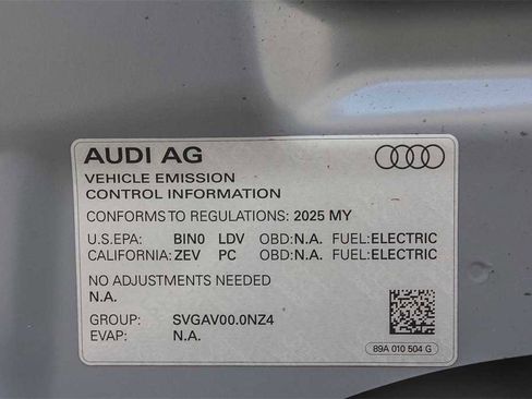 Used 2025 Audi Q4 e-tron Premium w/ Convenience Package image 28