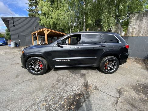 Used 2015 Jeep Grand Cherokee SRT w/ Luxury Group II AWD/4WD image 3