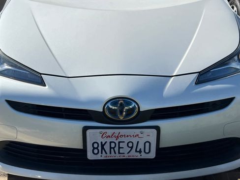 Used 2019 Toyota Prius LE image 12