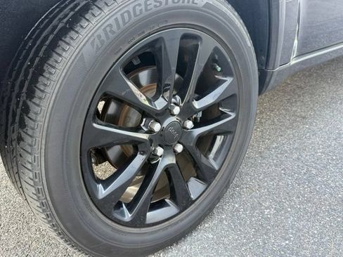 Used 2020 Jeep Grand Cherokee Altitude AWD/4WD image 14
