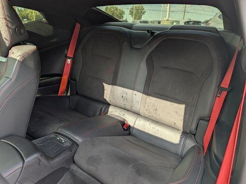 Used 2019 Chevrolet Camaro ZL1 RWD image 18