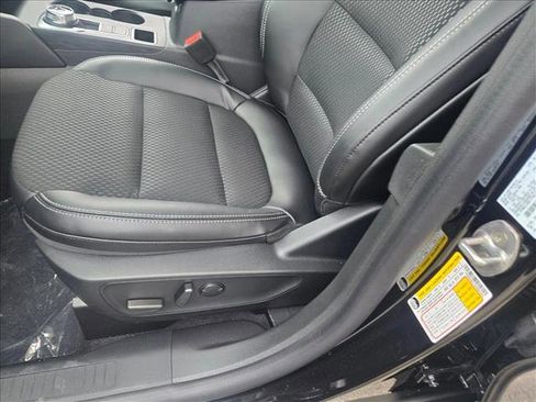 New 2025 Ford Escape SE image 4