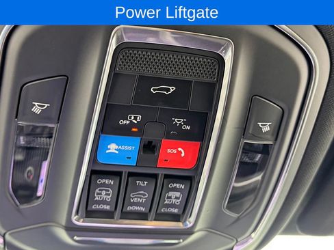 Used 2025 Jeep Grand Cherokee Limited AWD/4WD image 31