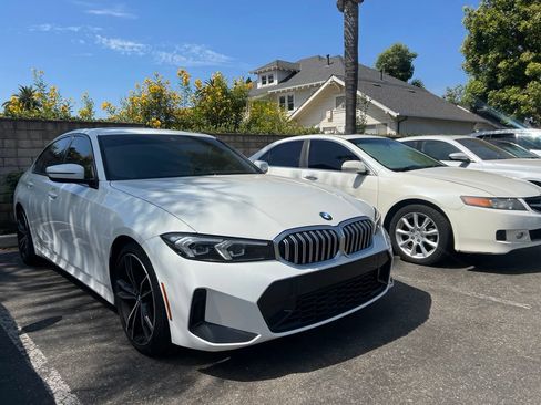 Used 2023 BMW 330i Sedan w/ M Sport Package RWD image 3