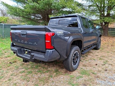 New 2025 Toyota Tacoma TRD Off-Road image 4