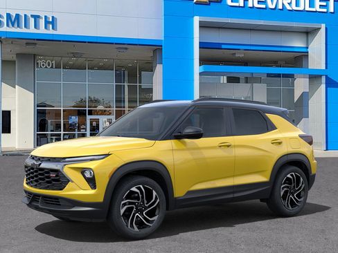 Used 2024 Chevrolet TrailBlazer RS w/ Driver Confidence Package image 2