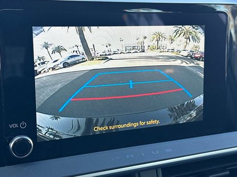 Used 2025 Toyota Prius LE image 20