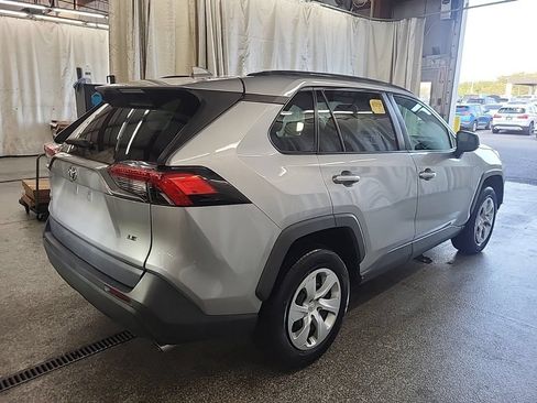 Used 2020 Toyota RAV4 LE FWD image 8