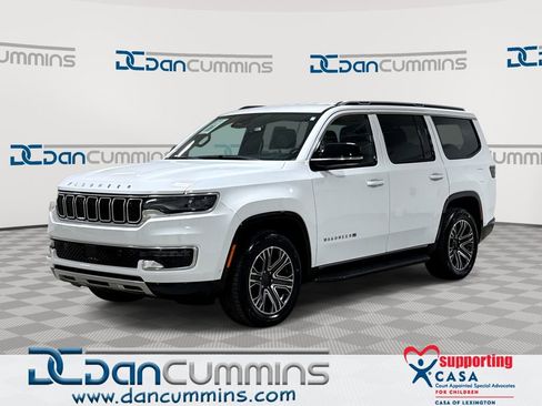 Used 2024 Jeep Wagoneer Series II w/ Flexible Seating Group RWD image 1