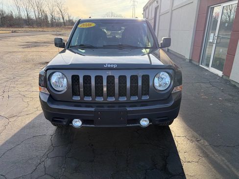 Used 2016 Jeep Patriot High Altitude image 2