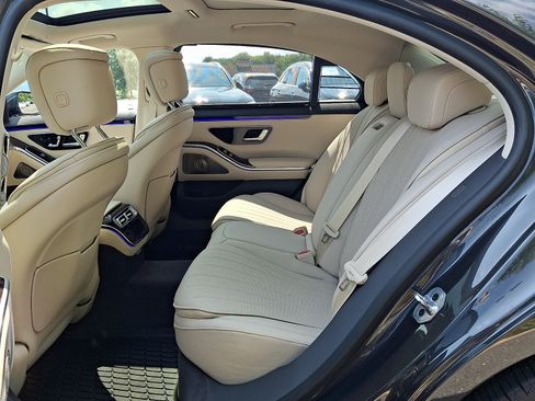 Used 2023 Mercedes-Benz S 500 4MATIC image 9