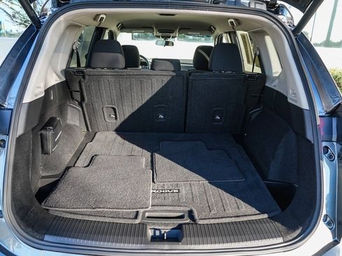 Used 2025 Nissan Rogue SV image 24