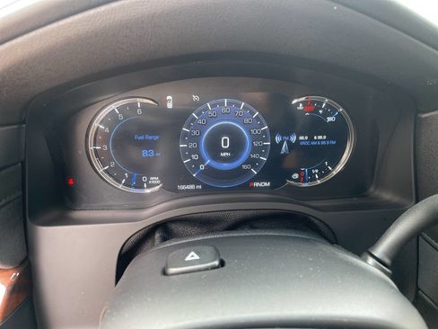 Used 2016 Cadillac Escalade Luxury image 20