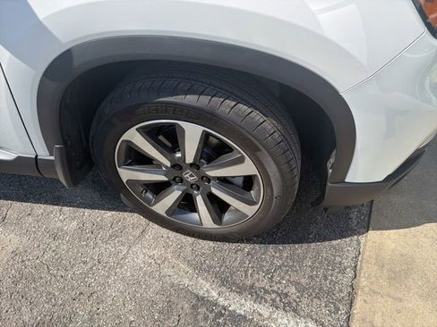 Used 2025 Honda Pilot Touring image 8