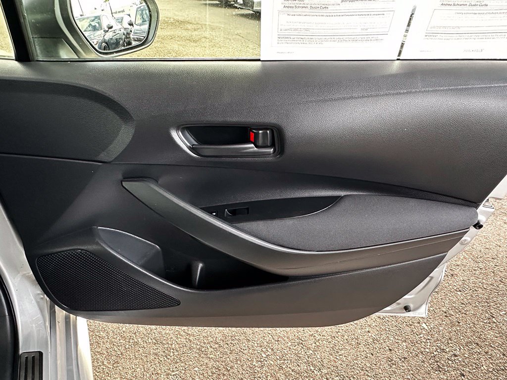 Used 2022 Toyota Corolla LE w/ Carpet Mat Package (TMS) FWD image 14