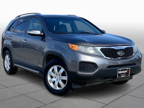 Used 2011 Kia Sorento LX image 2