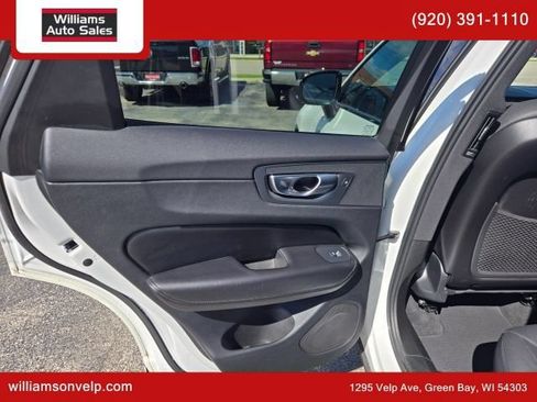 Used 2023 Volvo XC60 B5 Plus AWD/4WD image 12