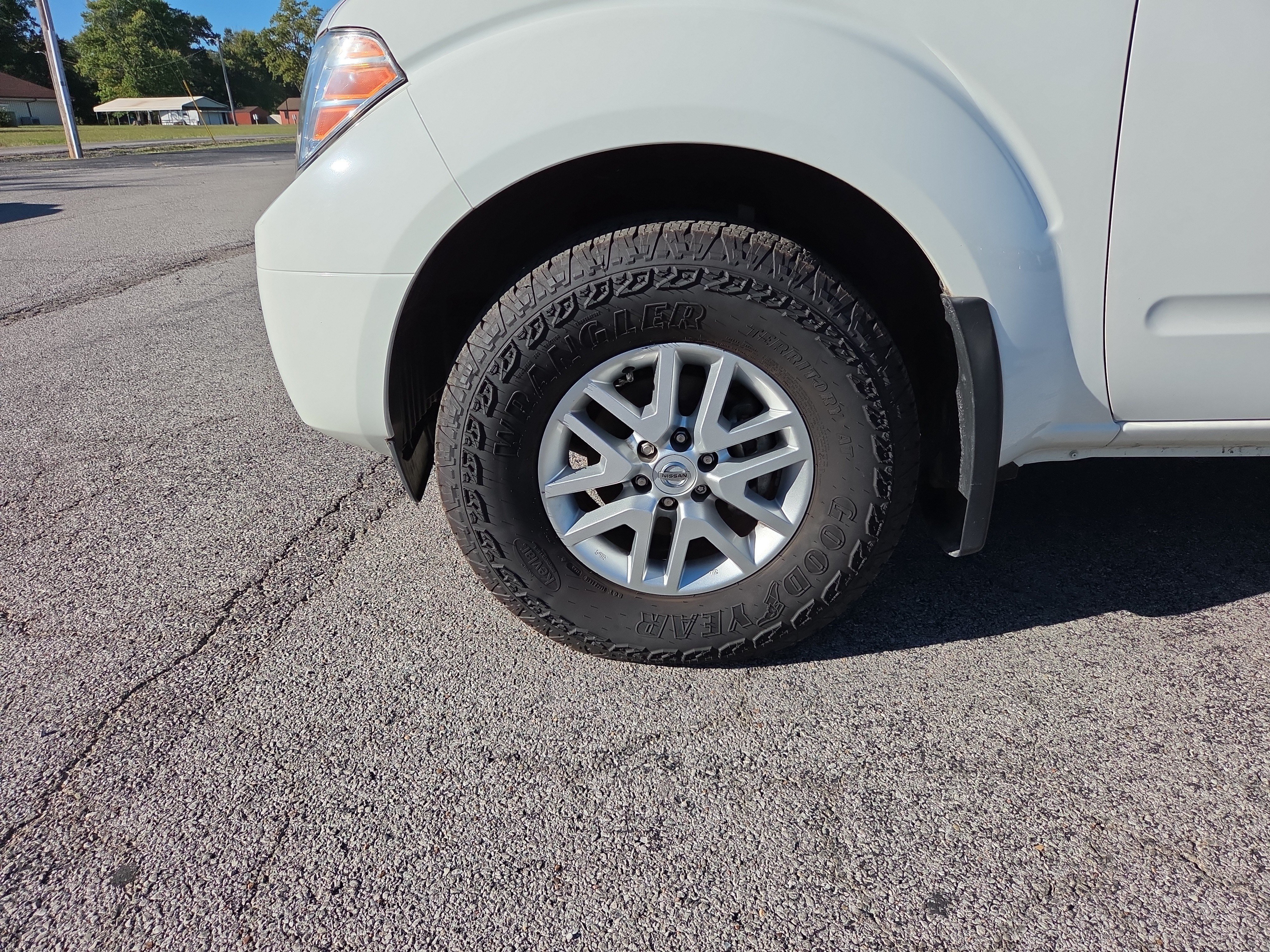 Used 2020 Nissan Frontier SV AWD/4WD image 5
