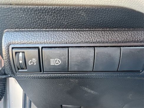 Used 2022 Toyota Corolla LE image 29