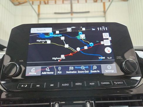 Used 2025 Nissan Pathfinder SL w/ SL Premium Package FWD image 31