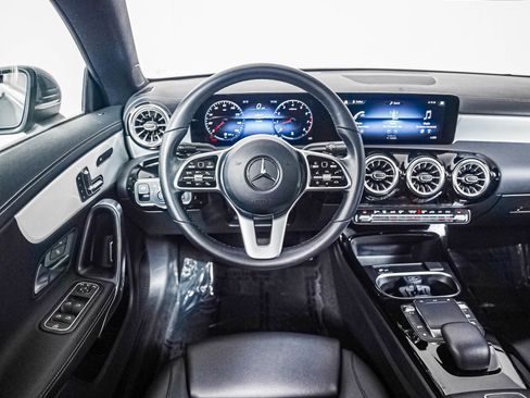Certified 2022 Mercedes-Benz CLA 250 image 11