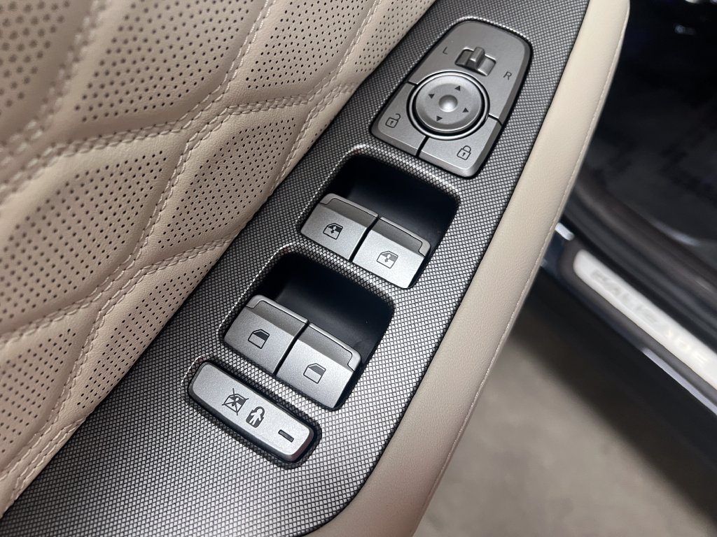 Used 2020 Hyundai Palisade Limited FWD image 11