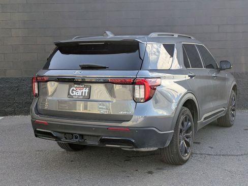 Used 2025 Ford Explorer ST-Line image 5
