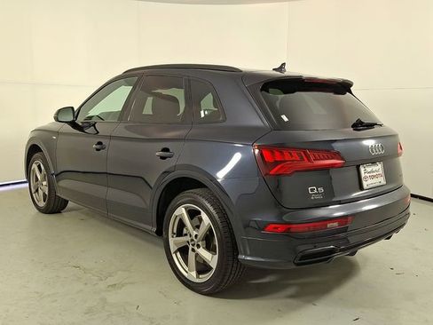 Used 2020 Audi Q5 2.0T Titanium Premium Plus w/ Premium Plus Package image 4