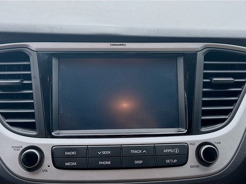 Used 2022 Hyundai Accent SEL FWD image 9