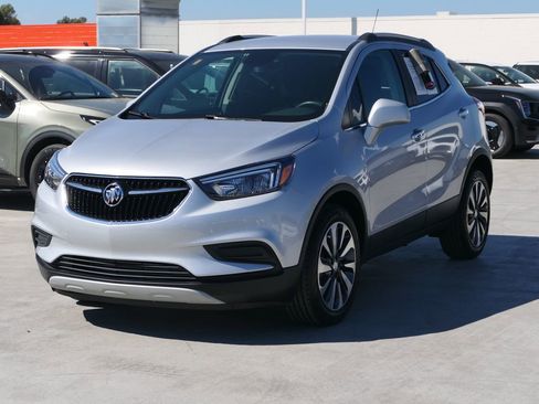 Used 2022 Buick Encore Preferred w/ Safety Package FWD image 8