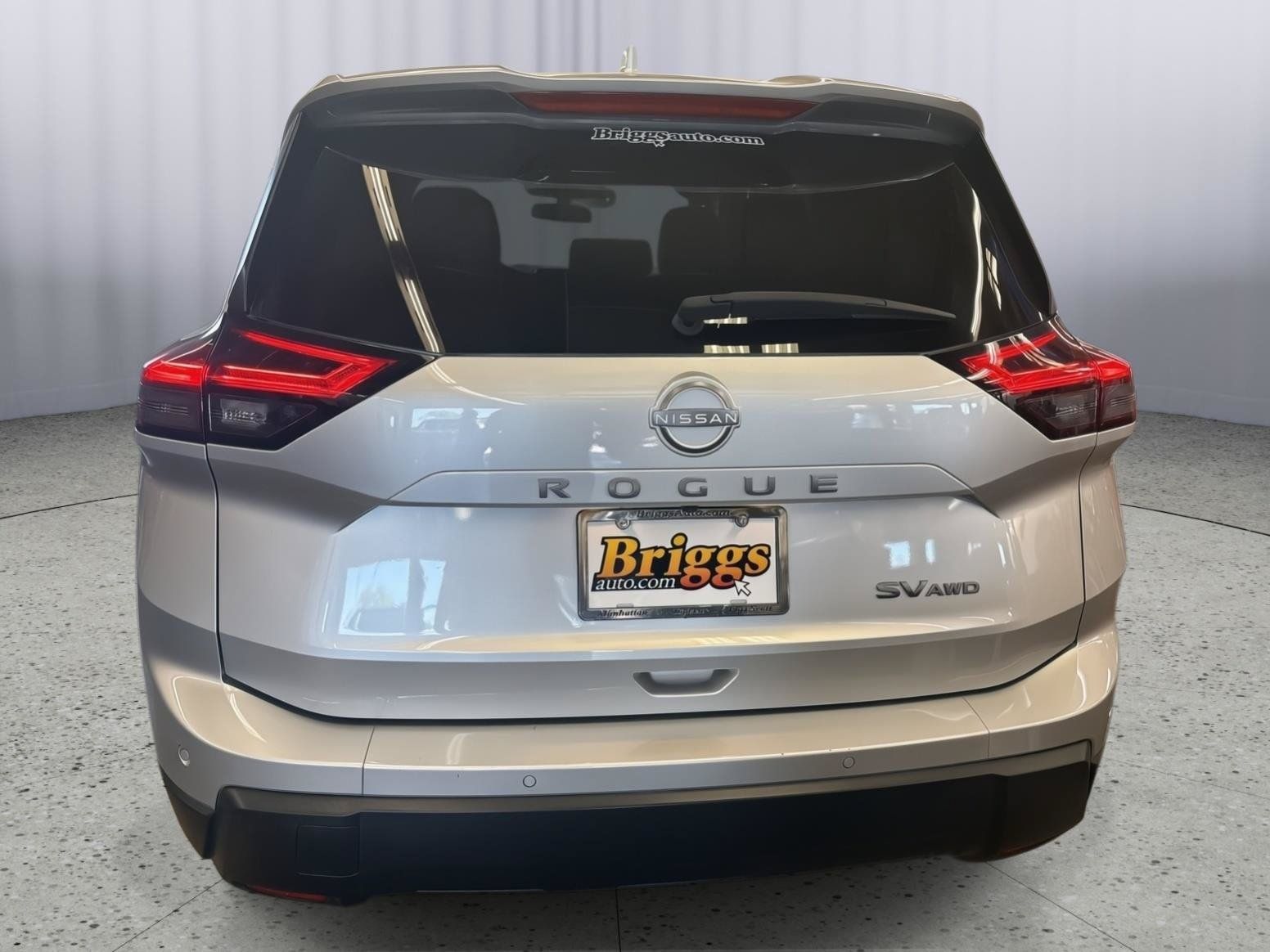 Used 2024 Nissan Rogue SV AWD/4WD image 4