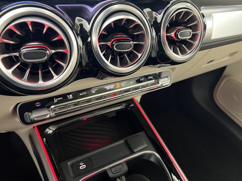 New 2026 Mercedes-Benz GLB 250 4MATIC image 32