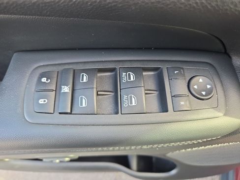 Used 2022 Jeep Grand Cherokee Limited AWD/4WD image 22