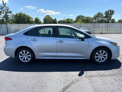 Used 2025 Toyota Corolla LE FWD image 8