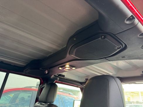 Used 2023 Jeep Wrangler Unlimited Rubicon 4xe image 7