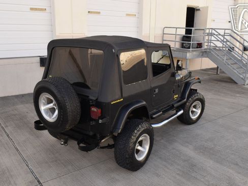 Used 1993 Jeep Wrangler 4WD image 25