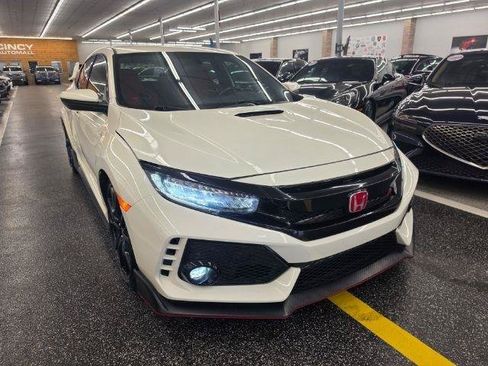 Used 2019 Honda Civic Type R image 4