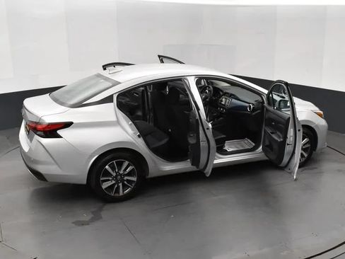 Used 2025 Nissan Versa SV FWD image 6