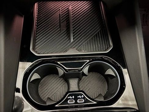 Used 2024 BMW 530i w/ M Sport Package RWD image 27