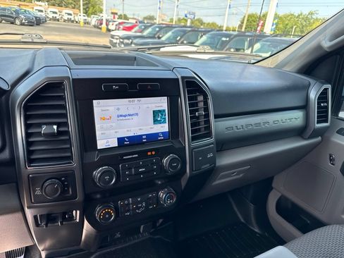 Used 2022 Ford F250 XLT w/ XLT Premium Package AWD/4WD image 12