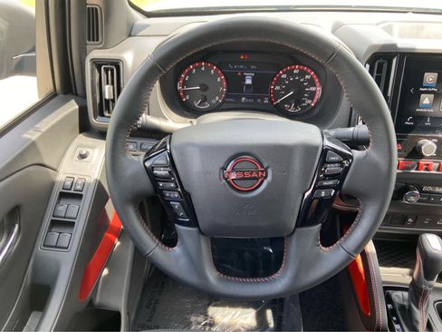 Used 2025 Nissan Frontier PRO-4X w/ Interior Protection Package AWD/4WD image 15
