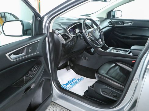 Used 2021 Ford Edge SEL w/ Convenience Package FWD image 3