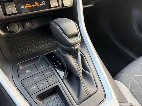 New 2025 Toyota RAV4 XLE w/ Convenience Package image 19