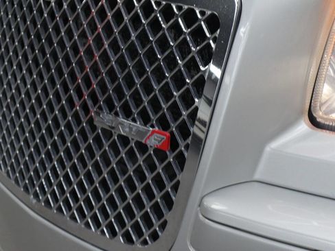 Used 2006 Chrysler 300 SRT8 w/ SRT Option Group II image 7