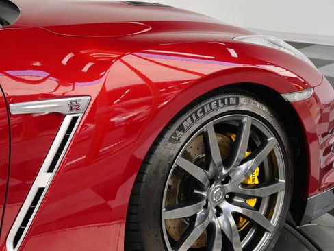 Used 2015 Nissan GT-R Premium AWD/4WD image 44