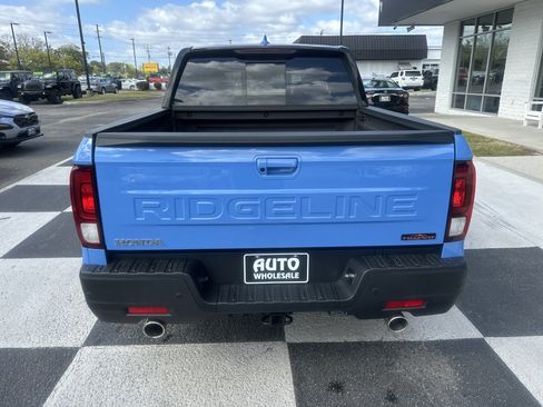 Used 2025 Honda Ridgeline TrailSport image 4