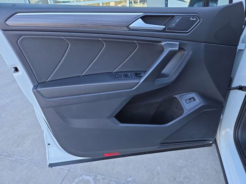 Used 2024 Volkswagen Tiguan SEL R-Line image 12